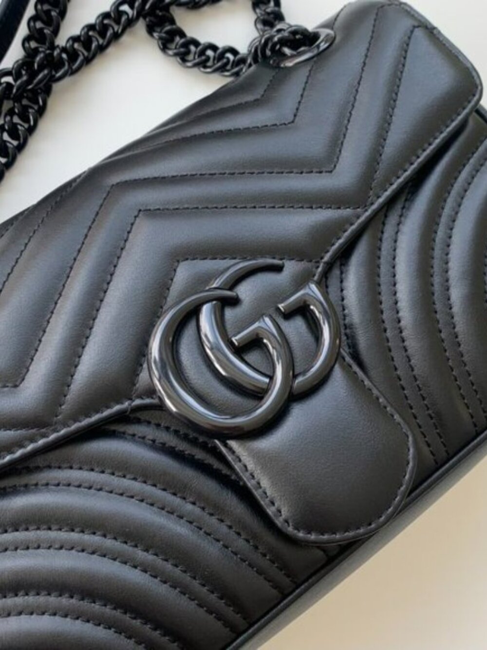 GUCCI Black Leather GG Marmont Shoulder Bag - Picture 7 of 9